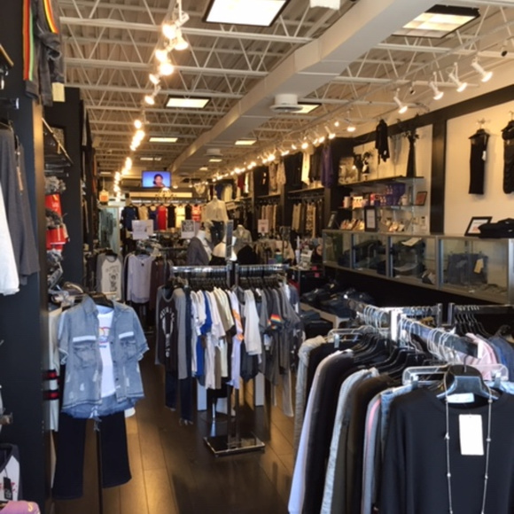 Meet your Posher, Dorothy - Picture 2 of 2